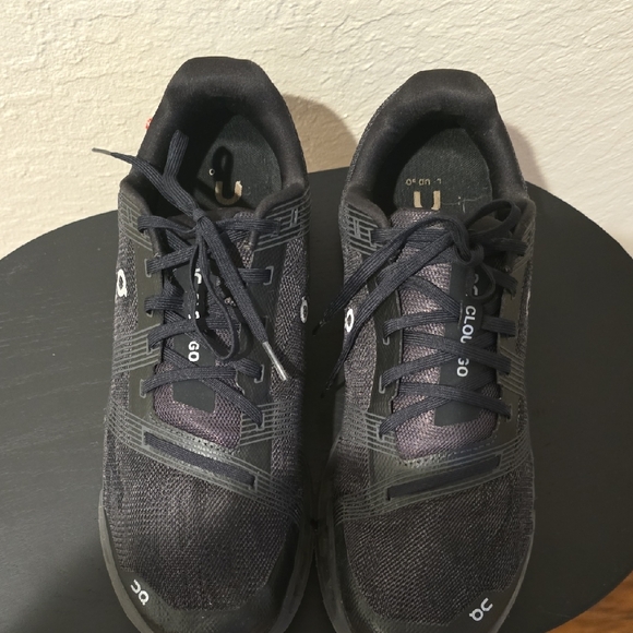 On Men's Black Athletic Sneakers - Picture 4 of 8